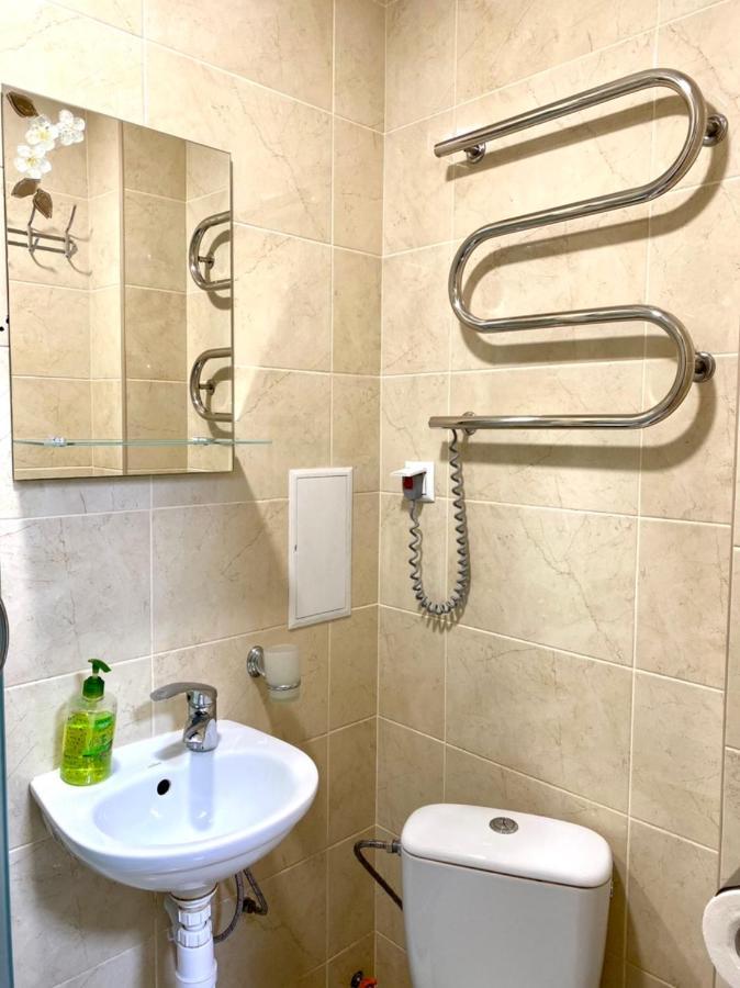 Apartment Room-Світло Цілодобово -Біля Вокзалу-Недалеко Від Центру Liov Exterior foto